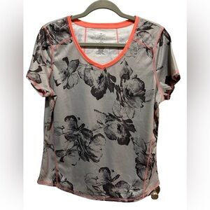 St John’s Bay - athletic top - size Large - Like New